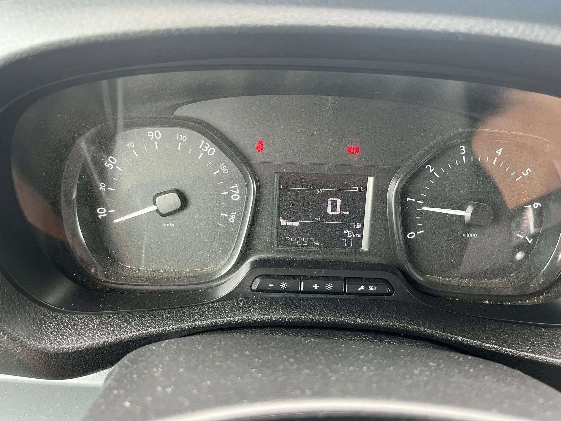 Peugeot EXPERT / Euro 6 / 2018 / Import Francja