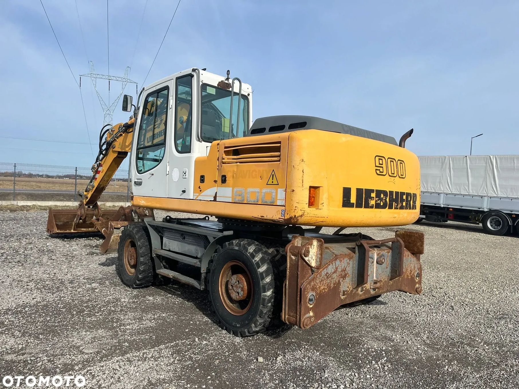 Liebherr A 900 C / 2007 / 10800 godzin / 2 łyżki / pług / podpory ? Import Francja